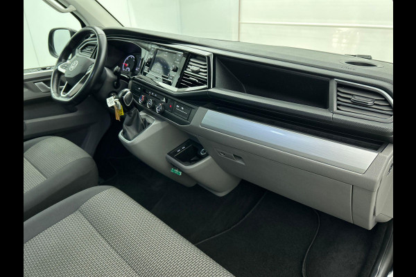 Volkswagen Transporter 2.0 TDI L2H1 Dubbele Cabine Highline Automaat Navigatie Carplay Parkeersensoren Trekhaak Cruise control (Acc) 6-zits Euro6