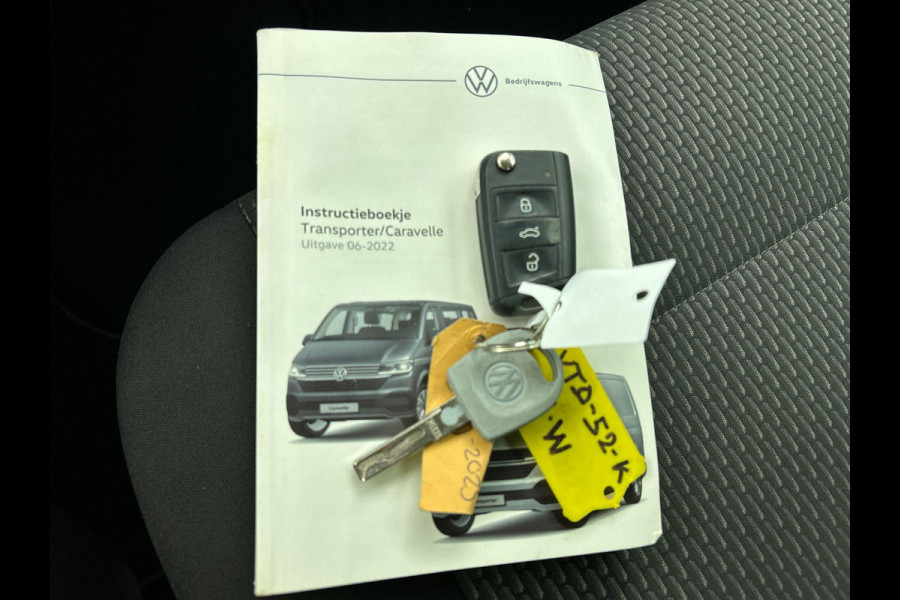Volkswagen Transporter 2.0 TDI L2H1 Dubbele Cabine Highline Automaat Navigatie Carplay Parkeersensoren Trekhaak Cruise control (Acc) 6-zits Euro6