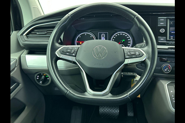 Volkswagen Transporter 2.0 TDI L2H1 Dubbele Cabine Highline Automaat Navigatie Carplay Parkeersensoren Trekhaak Cruise control (Acc) 6-zits Euro6