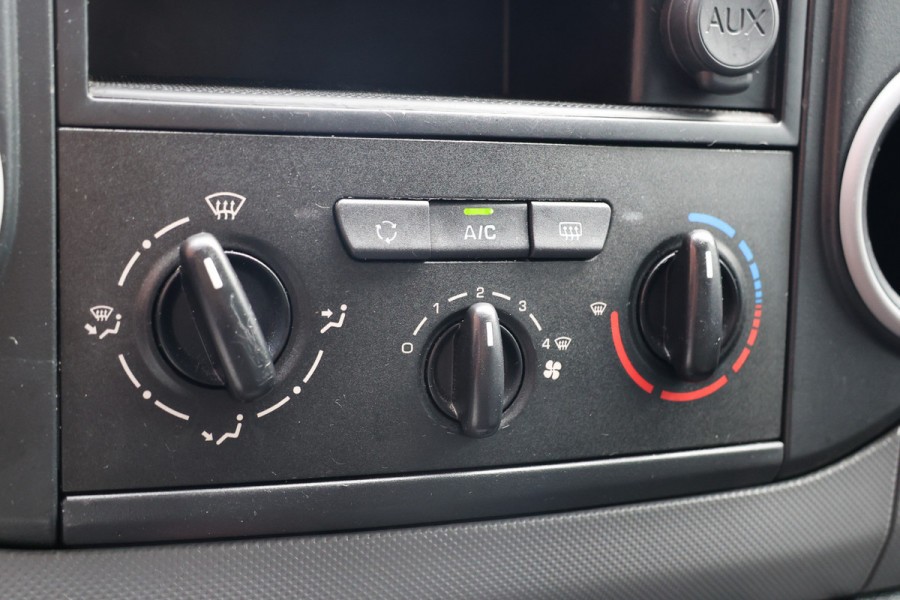 Citroën Berlingo 1.6 BlueHDI | Airco | Cruise control | Trekhaak | Bluetooth | Schuifdeur | Elek. ramen | Houten vloer | NAP Logisch | NL Auto | Nieuwe APK