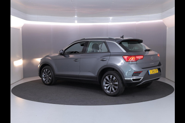 Volkswagen T-Roc 1.0 TSI Style 110 pk | Navigatie | Parkeersensoren | Autom. airco | Adaptieve cruise control | Apple Carplay/Android Auto |