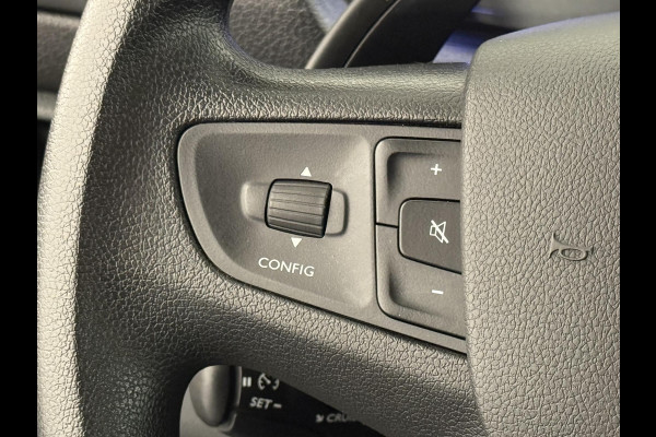 Opel Vivaro 2.0 CDTI L3H1 Edition Dubbele Cabine Airco Bluetooth Navi Trekhaak Opel Vivaro 2.0 CDTI L3H1 Edition Dubbele Cabine Airco Bluetooth Navi Trekhaak