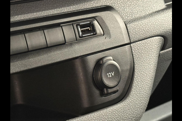 Opel Vivaro 2.0 CDTI L3H1 Edition Dubbele Cabine Airco Bluetooth Navi Trekhaak Opel Vivaro 2.0 CDTI L3H1 Edition Dubbele Cabine Airco Bluetooth Navi Trekhaak
