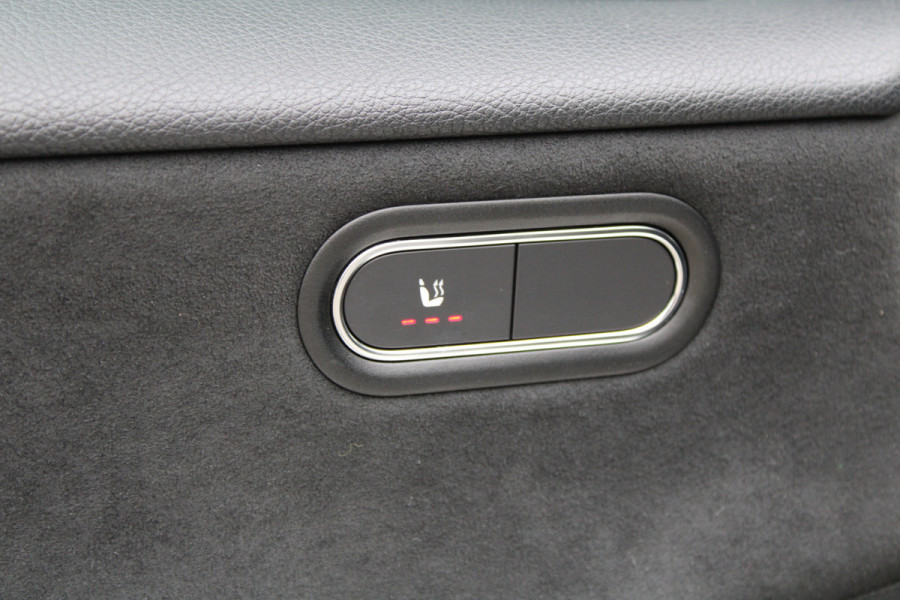 Mercedes-Benz A-Klasse 180 Business Solution AMG | NAP | PANO/SCHUIFDAK | AMG-LINE | ALARM KLASSE 3 | CAMERA |