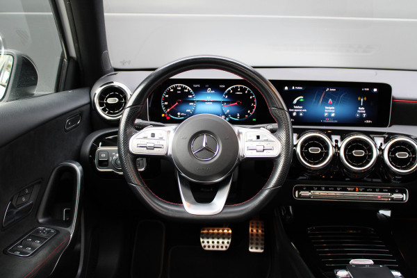 Mercedes-Benz A-Klasse 180 Business Solution AMG | NAP | PANO/SCHUIFDAK | AMG-LINE | ALARM KLASSE 3 | CAMERA |