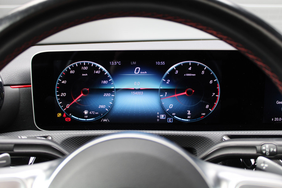 Mercedes-Benz A-Klasse 180 Business Solution AMG | NAP | PANO/SCHUIFDAK | AMG-LINE | ALARM KLASSE 3 | CAMERA |