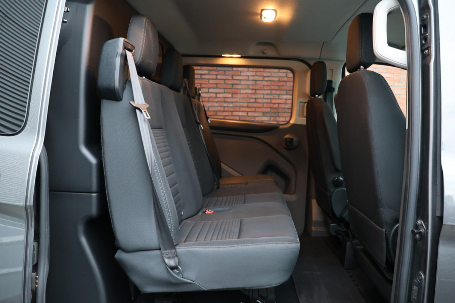 Ford Transit Custom 300 2.0 TDCI L2H1 170 PK Limited DC | B-Xenon | Blind Spot | CarPlay | Camera | Navigatie | Stoelverwarming | Trekhaak | L+R Schuifdeur | PDC V+A | MF Stuur | Dubbel cabine | 5-Zitter | Nieuwe APK | NAP Logisch