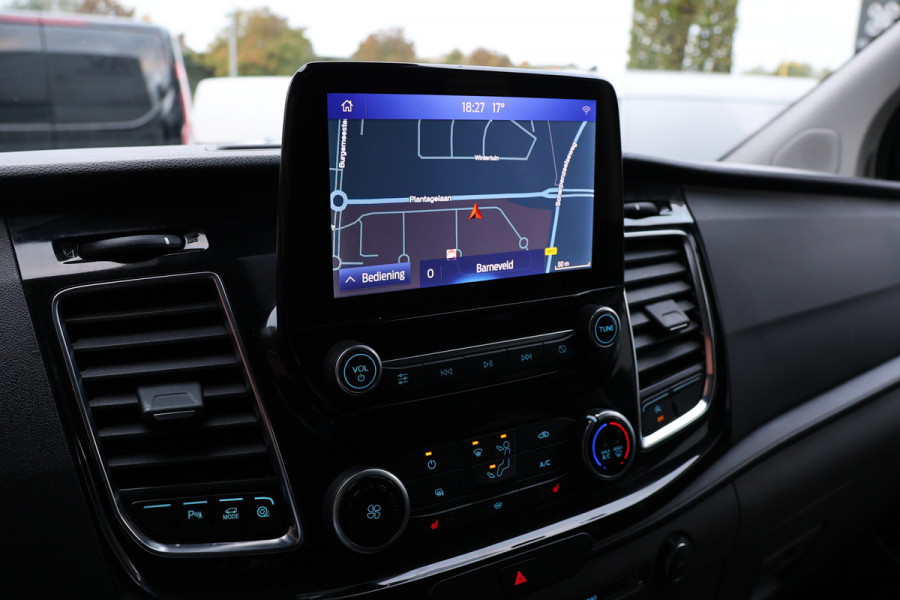 Ford Transit Custom 300 2.0 TDCI L2H1 170 PK Limited DC | B-Xenon | Blind Spot | CarPlay | Camera | Navigatie | Stoelverwarming | Trekhaak | L+R Schuifdeur | PDC V+A | MF Stuur | Dubbel cabine | 5-Zitter | Nieuwe APK | NAP Logisch