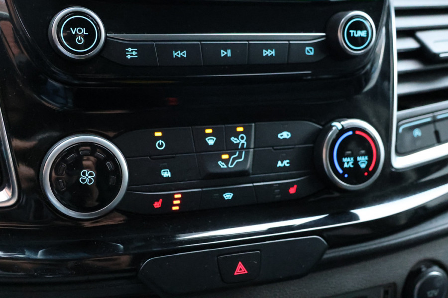 Ford Transit Custom 300 2.0 TDCI L2H1 170 PK Limited DC | B-Xenon | Blind Spot | CarPlay | Camera | Navigatie | Stoelverwarming | Trekhaak | L+R Schuifdeur | PDC V+A | MF Stuur | Dubbel cabine | 5-Zitter | Nieuwe APK | NAP Logisch