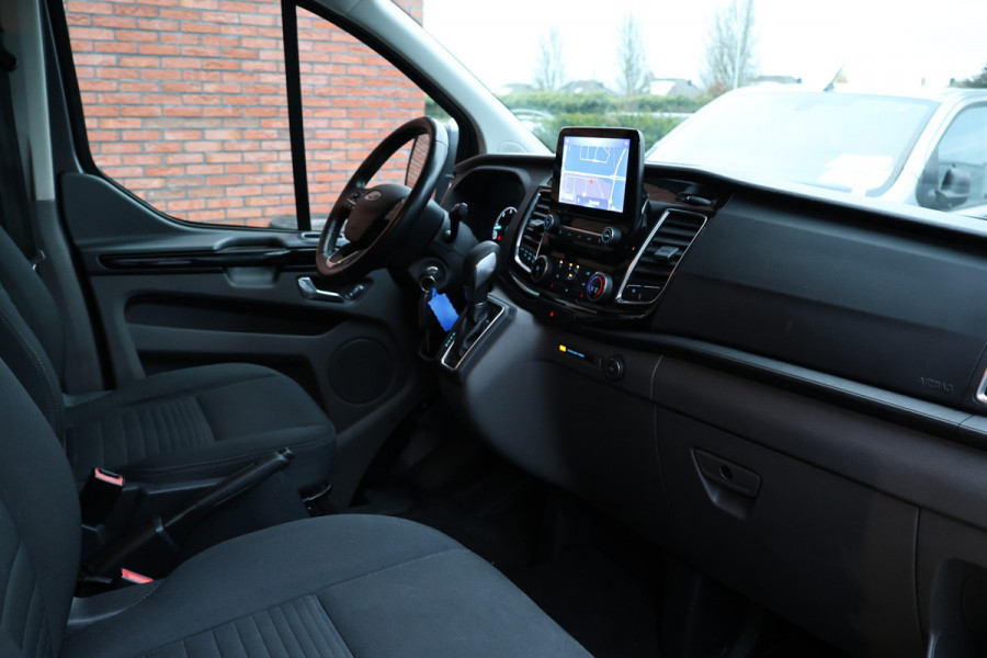 Ford Transit Custom 300 2.0 TDCI L2H1 170 PK Limited DC | B-Xenon | Blind Spot | CarPlay | Camera | Navigatie | Stoelverwarming | Trekhaak | L+R Schuifdeur | PDC V+A | MF Stuur | Dubbel cabine | 5-Zitter | Nieuwe APK | NAP Logisch