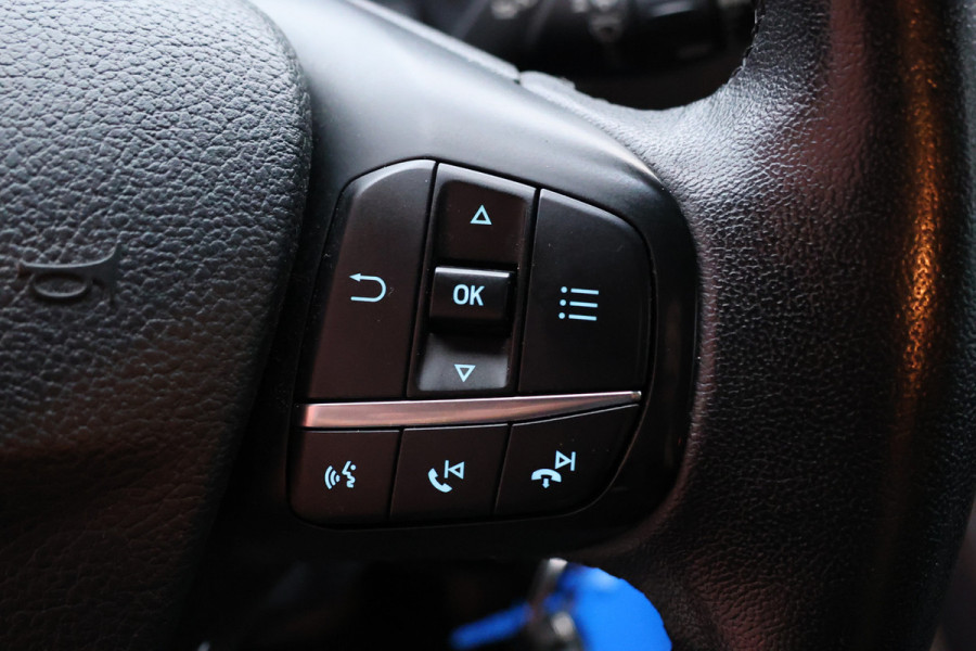 Ford Transit Custom 300 2.0 TDCI L2H1 170 PK Limited DC | B-Xenon | Blind Spot | CarPlay | Camera | Navigatie | Stoelverwarming | Trekhaak | L+R Schuifdeur | PDC V+A | MF Stuur | Dubbel cabine | 5-Zitter | Nieuwe APK | NAP Logisch