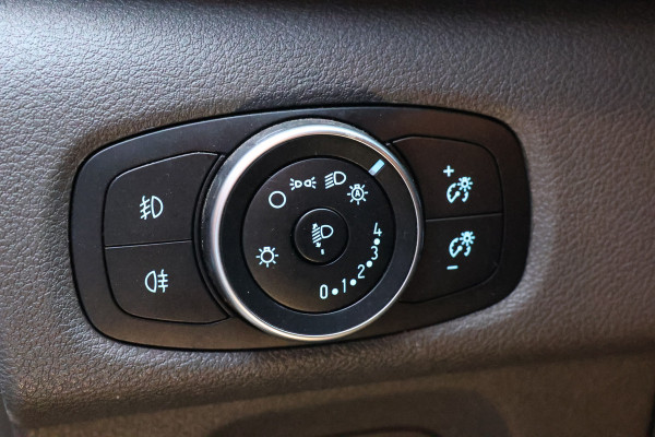 Ford Transit Custom 300 2.0 TDCI L2H1 170 PK Limited DC | B-Xenon | Blind Spot | CarPlay | Camera | Navigatie | Stoelverwarming | Trekhaak | L+R Schuifdeur | PDC V+A | MF Stuur | Dubbel cabine | 5-Zitter | Nieuwe APK | NAP Logisch