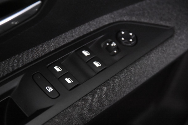 Peugeot 5008 Active Pack Automaat *1ste Eigenaar*7-Zits*Trekhaak* Peugeot 5008 Active Pack Automaat *1ste Eigenaar*7-Zits*Trekhaak*