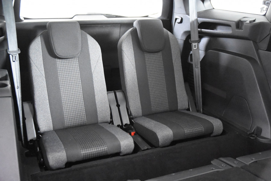 Peugeot 5008 Active Pack Automaat *1ste Eigenaar*7-Zits*Trekhaak* Peugeot 5008 Active Pack Automaat *1ste Eigenaar*7-Zits*Trekhaak*