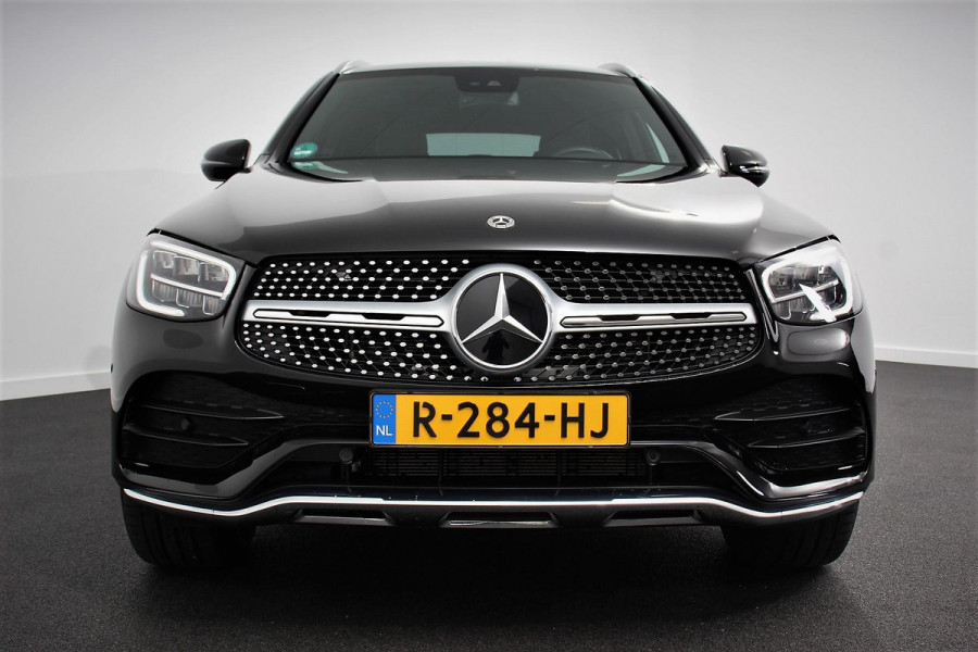 Mercedes-Benz GLC 300e 4MATIC Business Solution AMG | Navigatie | Camera | Climate control  | Lichtmetalen Velgen | DAB | Electrisch bedienbare achterklep | Rij assistent pakket | Extra Getint Glas