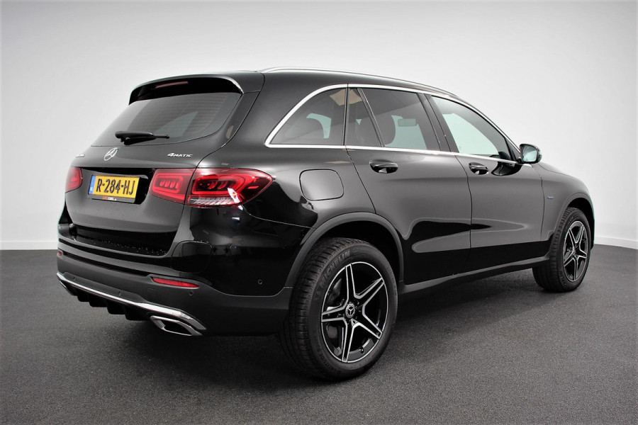 Mercedes-Benz GLC 300e 4MATIC Business Solution AMG | Navigatie | Camera | Climate control  | Lichtmetalen Velgen | DAB | Electrisch bedienbare achterklep | Rij assistent pakket | Extra Getint Glas