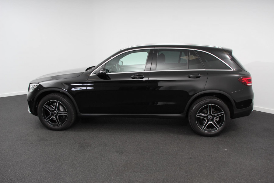 Mercedes-Benz GLC 300e 4MATIC Business Solution AMG | Navigatie | Camera | Climate control  | Lichtmetalen Velgen | DAB | Electrisch bedienbare achterklep | Rij assistent pakket | Extra Getint Glas