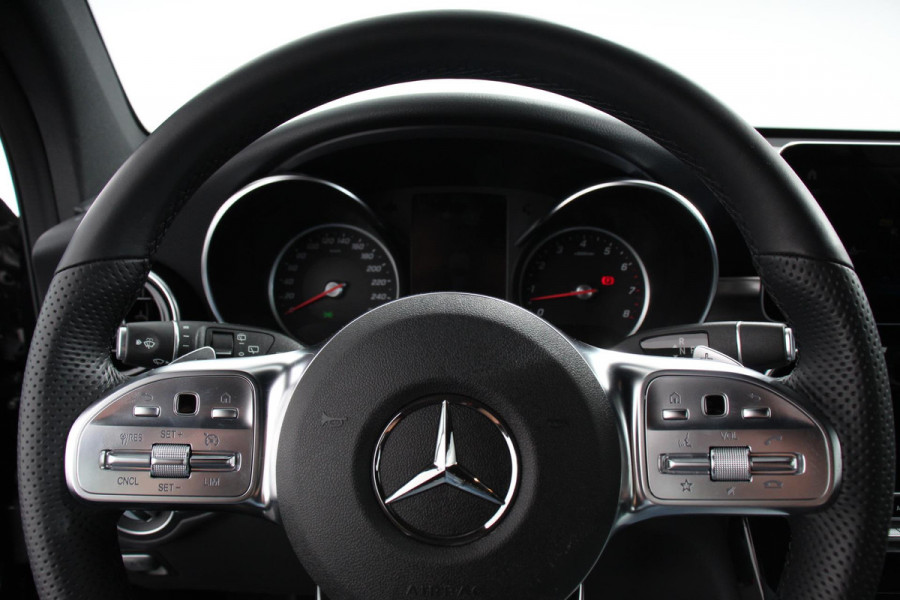 Mercedes-Benz GLC 300e 4MATIC Business Solution AMG | Navigatie | Camera | Climate control  | Lichtmetalen Velgen | DAB | Electrisch bedienbare achterklep | Rij assistent pakket | Extra Getint Glas