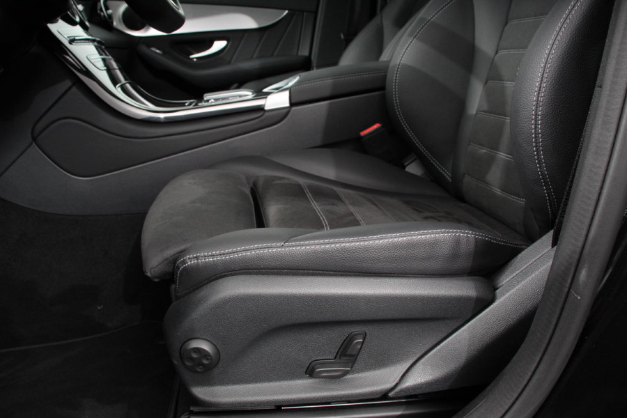 Mercedes-Benz GLC 300e 4MATIC Business Solution AMG | Navigatie | Camera | Climate control  | Lichtmetalen Velgen | DAB | Electrisch bedienbare achterklep | Rij assistent pakket | Extra Getint Glas