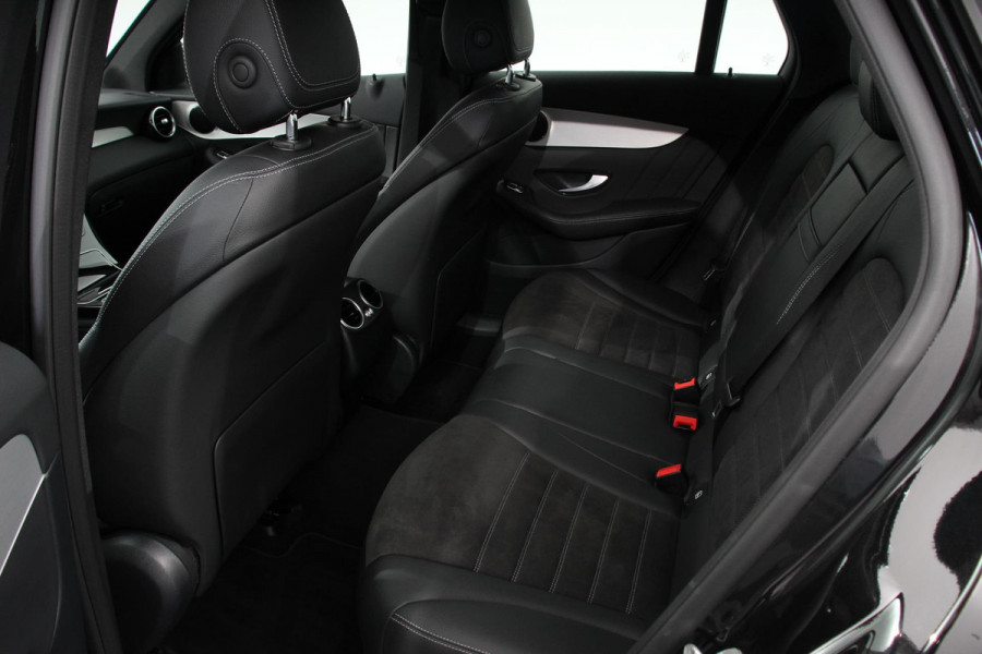 Mercedes-Benz GLC 300e 4MATIC Business Solution AMG | Navigatie | Camera | Climate control  | Lichtmetalen Velgen | DAB | Electrisch bedienbare achterklep | Rij assistent pakket | Extra Getint Glas