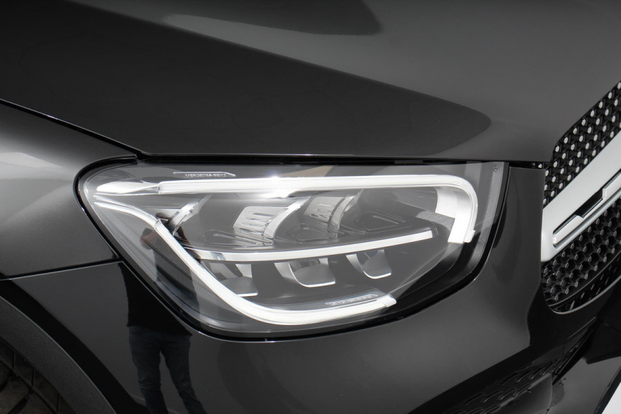 Mercedes-Benz GLC 300e 4MATIC Business Solution AMG | Navigatie | Camera | Climate control  | Lichtmetalen Velgen | DAB | Electrisch bedienbare achterklep | Rij assistent pakket | Extra Getint Glas