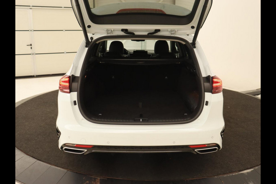 Kia Ceed 1.6 DCT PHEV ExecutiveLine | Panoramadak | Trekhaak | Leder | Stoelventilatie | Carplay | Adaptive cruise | Camera | Stoel & stuurverwarming | Navigatie
