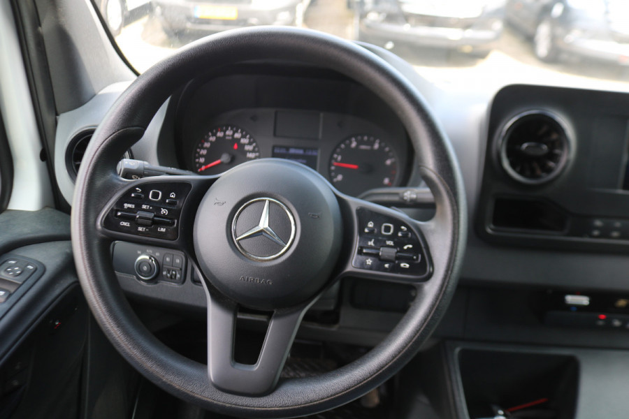 Mercedes-Benz Sprinter 319 3.0 V6 CDI L2 H2 Automaat Airco Navigatie Camera