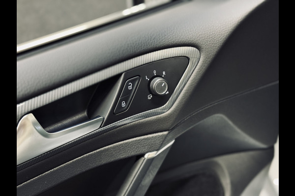Volkswagen GOLF Variant 1.5 TSI Highline R-Line 2x | Panorama | Camera | Virtual Volkswagen GOLF Variant 1.5 TSI Highline R-Line 2x | Panorama | Camera | Virtual
