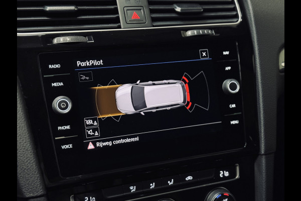 Volkswagen GOLF Variant 1.5 TSI Highline R-Line 2x | Panorama | Camera | Virtual Volkswagen GOLF Variant 1.5 TSI Highline R-Line 2x | Panorama | Camera | Virtual