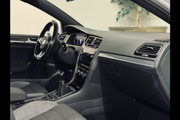 Volkswagen GOLF Variant 1.5 TSI Highline R-Line 2x | Panorama | Camera | Virtual Volkswagen GOLF Variant 1.5 TSI Highline R-Line 2x | Panorama | Camera | Virtual