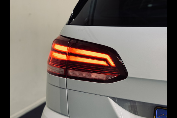 Volkswagen GOLF Variant 1.5 TSI Highline R-Line 2x | Panorama | Camera | Virtual Volkswagen GOLF Variant 1.5 TSI Highline R-Line 2x | Panorama | Camera | Virtual