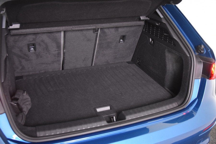 Audi A3 Sportback 40 TFSI e Edition *1ste Eigenaar*Leer*Navigatie*Stoelverwarming*Trekhaak*