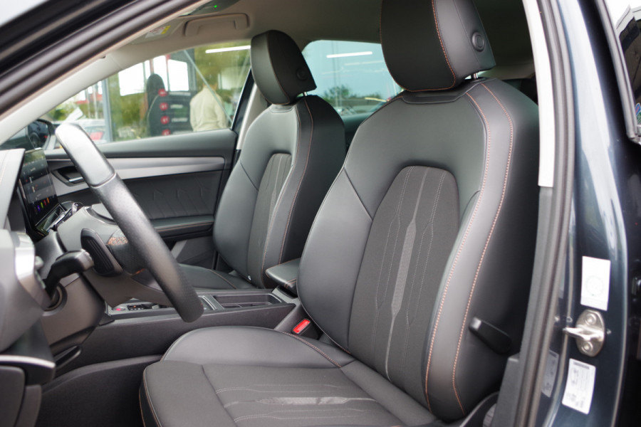 CUPRA Formentor 1.4 e-Hybrid 204 PK Business PHEV, Winterpakket, Adap. Cruise Control, Camera, Carplay CUPRA Formentor 1.4 e-Hybrid 204 PK Business PHEV, Winterpakket, Adap. Cruise Control, Camera, Carplay