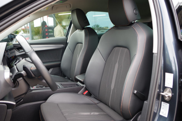 CUPRA Formentor 1.4 e-Hybrid 204 PK Business PHEV, Winterpakket, Adap. Cruise Control, Camera, Carplay CUPRA Formentor 1.4 e-Hybrid 204 PK Business PHEV, Winterpakket, Adap. Cruise Control, Camera, Carplay