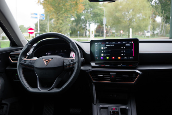 CUPRA Formentor 1.4 e-Hybrid 204 PK Business PHEV, Winterpakket, Adap. Cruise Control, Camera, Carplay CUPRA Formentor 1.4 e-Hybrid 204 PK Business PHEV, Winterpakket, Adap. Cruise Control, Camera, Carplay