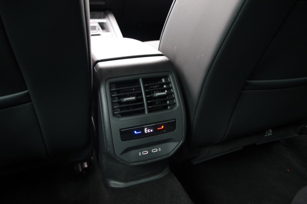 CUPRA Formentor 1.4 e-Hybrid 204 PK Business PHEV, Winterpakket, Adap. Cruise Control, Camera, Carplay CUPRA Formentor 1.4 e-Hybrid 204 PK Business PHEV, Winterpakket, Adap. Cruise Control, Camera, Carplay