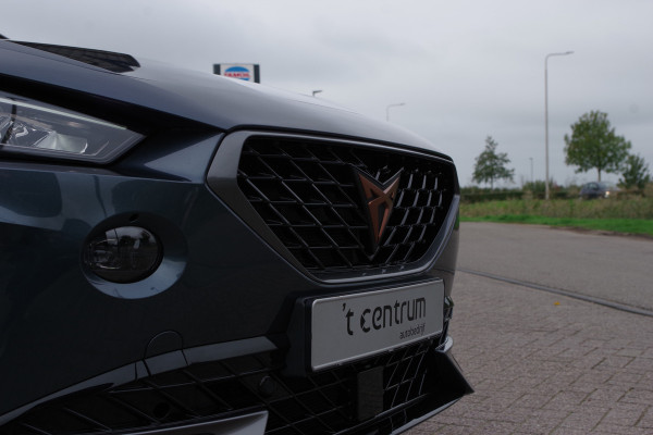CUPRA Formentor 1.4 e-Hybrid 204 PK Business PHEV, Winterpakket, Adap. Cruise Control, Camera, Carplay CUPRA Formentor 1.4 e-Hybrid 204 PK Business PHEV, Winterpakket, Adap. Cruise Control, Camera, Carplay
