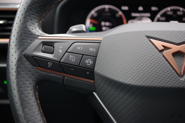 CUPRA Formentor 1.4 e-Hybrid 204 PK Business PHEV, Winterpakket, Adap. Cruise Control, Camera, Carplay CUPRA Formentor 1.4 e-Hybrid 204 PK Business PHEV, Winterpakket, Adap. Cruise Control, Camera, Carplay