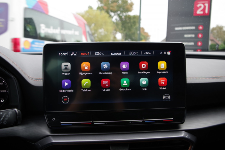CUPRA Formentor 1.4 e-Hybrid 204 PK Business PHEV, Winterpakket, Adap. Cruise Control, Camera, Carplay CUPRA Formentor 1.4 e-Hybrid 204 PK Business PHEV, Winterpakket, Adap. Cruise Control, Camera, Carplay