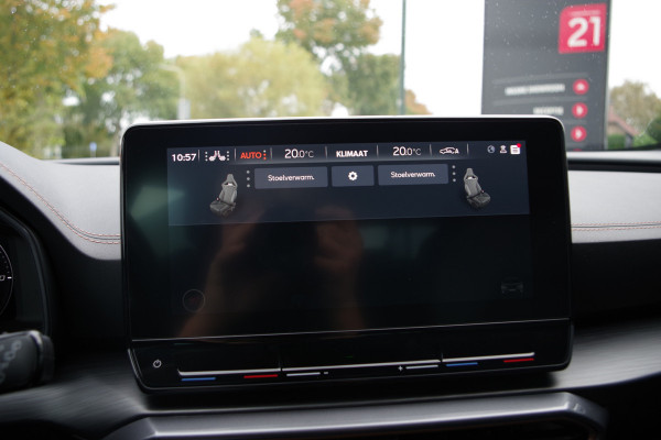 CUPRA Formentor 1.4 e-Hybrid 204 PK Business PHEV, Winterpakket, Adap. Cruise Control, Camera, Carplay CUPRA Formentor 1.4 e-Hybrid 204 PK Business PHEV, Winterpakket, Adap. Cruise Control, Camera, Carplay