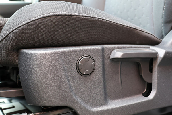 Ford Transit Custom 320 2.0 TDCI 170PK L2H1 DC LIMITED | 360 Camera | ACC | Blind Spot | Navigatie | Camera | CarPlay | Lane Assist | Elek. Trekhaak | 5-Zitter | Dubbel Cabine | MODELJAAR 2025 | BPM VRIJ | Verlengde fabrieksgarantie tot 12-2029 | Dubbel Cabine
