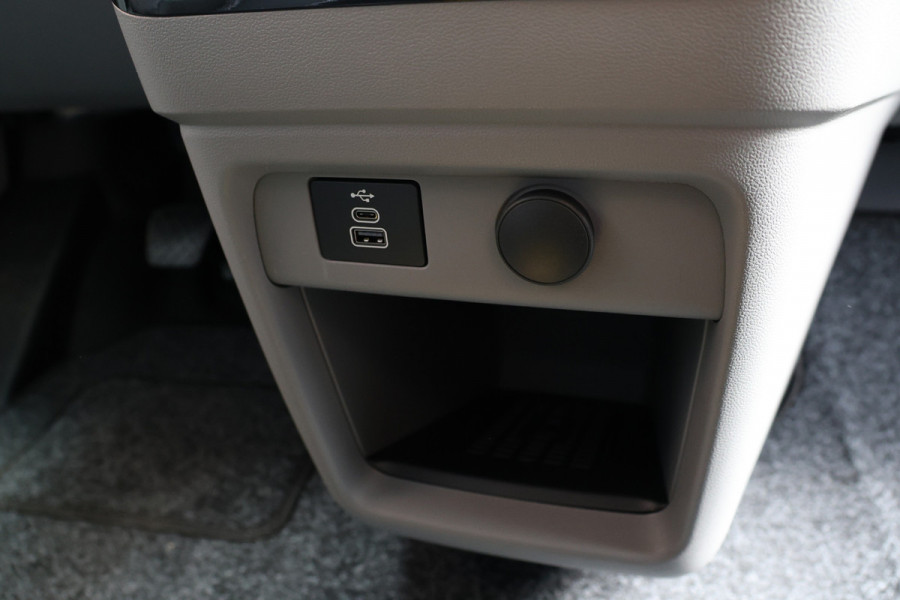 Ford Transit Custom 320 2.0 TDCI 170PK L2H1 DC LIMITED | 360 Camera | ACC | Blind Spot | Navigatie | Camera | CarPlay | Lane Assist | Elek. Trekhaak | 5-Zitter | Dubbel Cabine | MODELJAAR 2025 | BPM VRIJ | Verlengde fabrieksgarantie tot 12-2029 | Dubbel Cabine