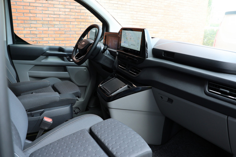 Ford Transit Custom 320 2.0 TDCI 170PK L2H1 DC LIMITED | 360 Camera | ACC | Blind Spot | Navigatie | Camera | CarPlay | Lane Assist | Elek. Trekhaak | 5-Zitter | Dubbel Cabine | MODELJAAR 2025 | BPM VRIJ | Verlengde fabrieksgarantie tot 12-2029 | Dubbel Cabine