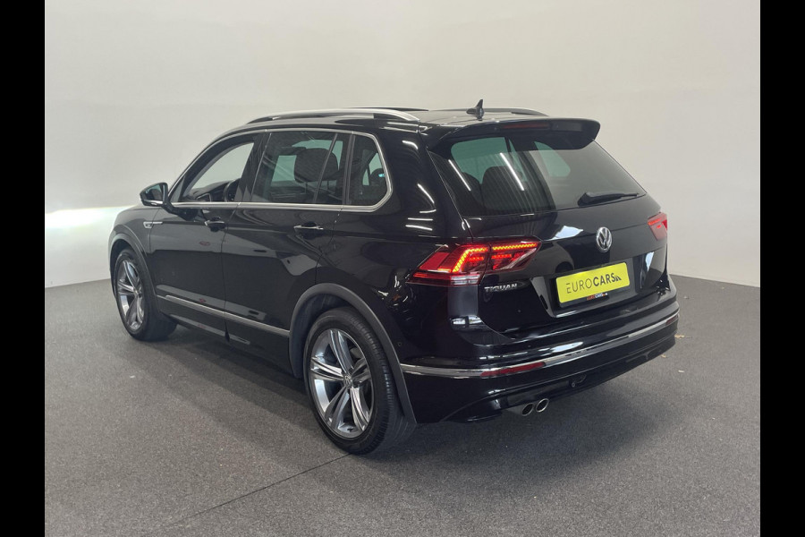 Volkswagen Tiguan 1.5 TSI 150pk DSG R-Line Platinum Panoramadak Navigatie Apple Carplay/Android Auto Camera Parkeersensoren Adaptive Cruise Control Leder Memory stoelen Stoelverwarming Elektrische achterklep Climate Control Virtual Cockpit Volkswagen Tiguan 1.5 TSI 150pk DSG R-Line Platinum Panoramadak Navigatie Apple Carplay/Android Auto Camera Parkeersensoren Adaptive Cruise Control Leder Memory stoelen Stoelverwarming Elektrische achterklep Climate Control Virtual Cockpit