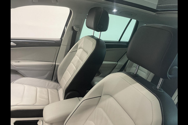 Volkswagen Tiguan 1.5 TSI 150pk DSG R-Line Platinum Panoramadak Navigatie Apple Carplay/Android Auto Camera Parkeersensoren Adaptive Cruise Control Leder Memory stoelen Stoelverwarming Elektrische achterklep Climate Control Virtual Cockpit Volkswagen Tiguan 1.5 TSI 150pk DSG R-Line Platinum Panoramadak Navigatie Apple Carplay/Android Auto Camera Parkeersensoren Adaptive Cruise Control Leder Memory stoelen Stoelverwarming Elektrische achterklep Climate Control Virtual Cockpit