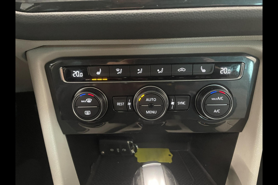 Volkswagen Tiguan 1.5 TSI 150pk DSG R-Line Platinum Panoramadak Navigatie Apple Carplay/Android Auto Camera Parkeersensoren Adaptive Cruise Control Leder Memory stoelen Stoelverwarming Elektrische achterklep Climate Control Virtual Cockpit Volkswagen Tiguan 1.5 TSI 150pk DSG R-Line Platinum Panoramadak Navigatie Apple Carplay/Android Auto Camera Parkeersensoren Adaptive Cruise Control Leder Memory stoelen Stoelverwarming Elektrische achterklep Climate Control Virtual Cockpit