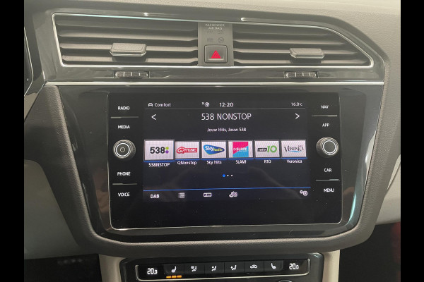 Volkswagen Tiguan 1.5 TSI 150pk DSG R-Line Platinum Panoramadak Navigatie Apple Carplay/Android Auto Camera Parkeersensoren Adaptive Cruise Control Leder Memory stoelen Stoelverwarming Elektrische achterklep Climate Control Virtual Cockpit Volkswagen Tiguan 1.5 TSI 150pk DSG R-Line Platinum Panoramadak Navigatie Apple Carplay/Android Auto Camera Parkeersensoren Adaptive Cruise Control Leder Memory stoelen Stoelverwarming Elektrische achterklep Climate Control Virtual Cockpit