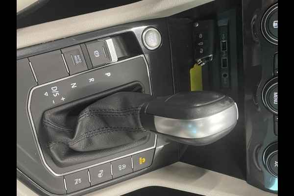 Volkswagen Tiguan 1.5 TSI 150pk DSG R-Line Platinum Panoramadak Navigatie Apple Carplay/Android Auto Camera Parkeersensoren Adaptive Cruise Control Leder Memory stoelen Stoelverwarming Elektrische achterklep Climate Control Virtual Cockpit Volkswagen Tiguan 1.5 TSI 150pk DSG R-Line Platinum Panoramadak Navigatie Apple Carplay/Android Auto Camera Parkeersensoren Adaptive Cruise Control Leder Memory stoelen Stoelverwarming Elektrische achterklep Climate Control Virtual Cockpit