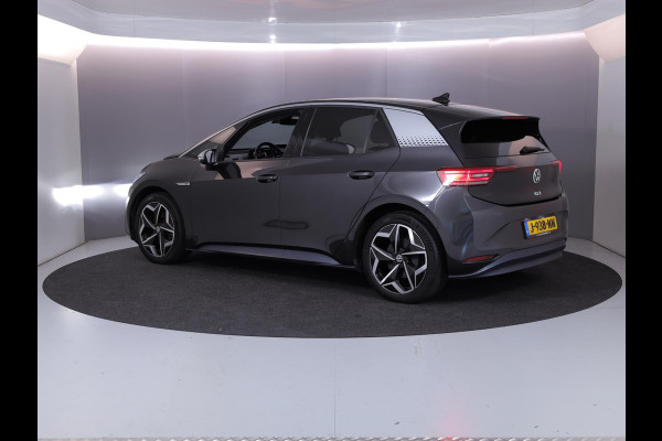 Volkswagen ID.3 First Plus 58 kWh 204pk|19'LM-velgen| Matrix LED| verwarmde voorstoelen Volkswagen ID.3 First Plus 58 kWh 204pk|19'LM-velgen| Matrix LED| verwarmde voorstoelen