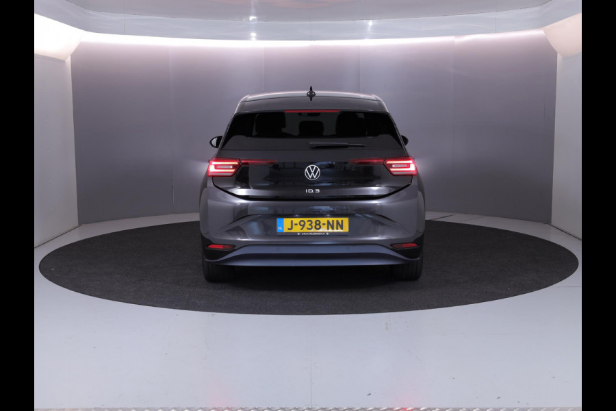 Volkswagen ID.3 First Plus 58 kWh 204pk|19'LM-velgen| Matrix LED| verwarmde voorstoelen Volkswagen ID.3 First Plus 58 kWh 204pk|19'LM-velgen| Matrix LED| verwarmde voorstoelen